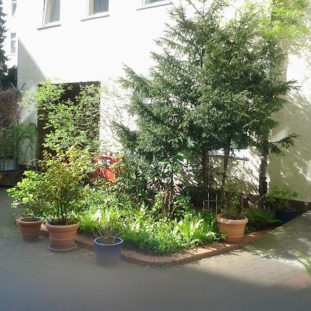 Happy Go Lucky Hotel + Hostel Schoneberg Berlin Exterior photo