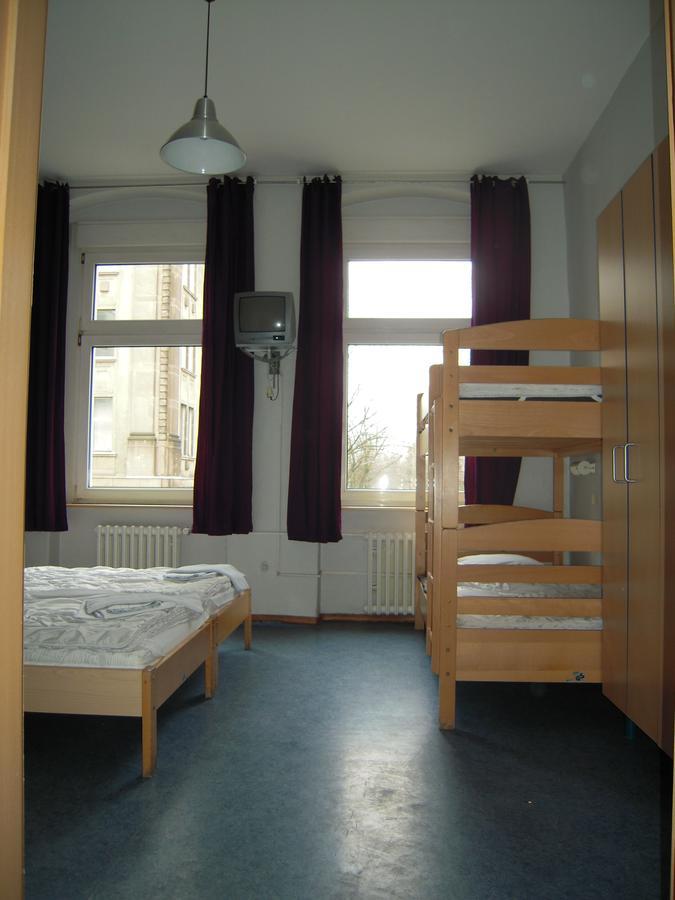 Happy Go Lucky Hotel + Hostel Schoneberg Berlin Exterior photo