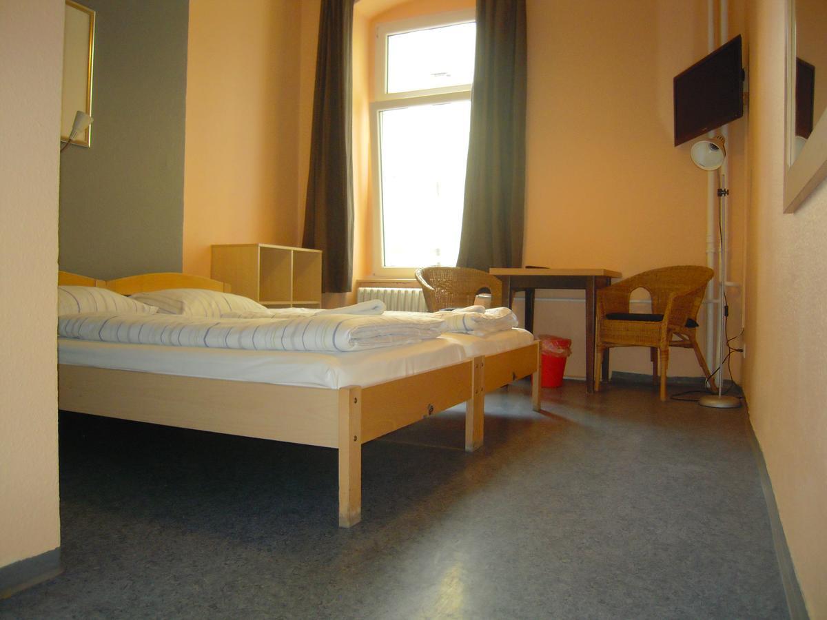 Happy Go Lucky Hotel + Hostel Schoneberg Berlin Exterior photo