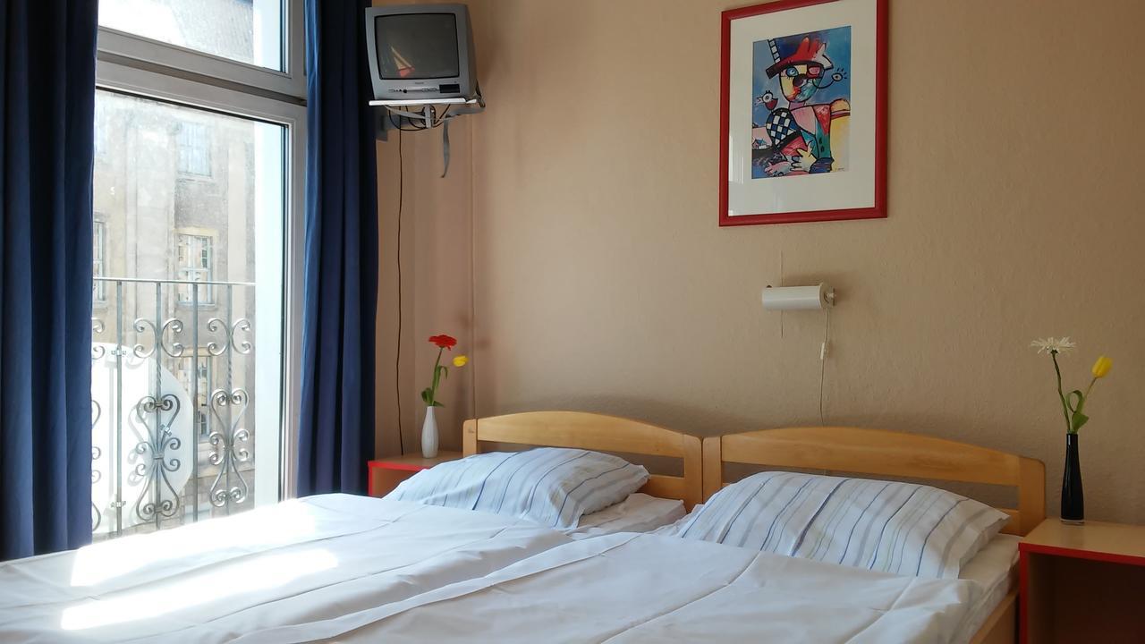 Happy Go Lucky Hotel + Hostel Schoneberg Berlin Exterior photo